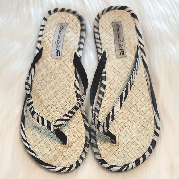 🌴 American Eagle Vintage Women's Zebra Print Flip Flops - Picture 1 of 4
